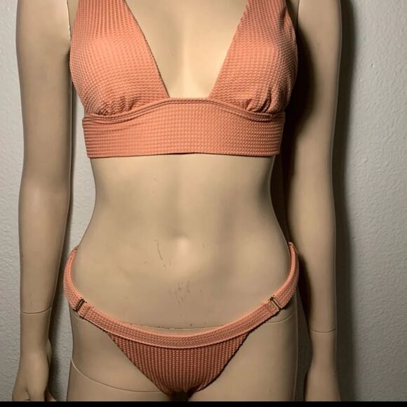 Beach bunny bikini set!! - Picture 1 of 5